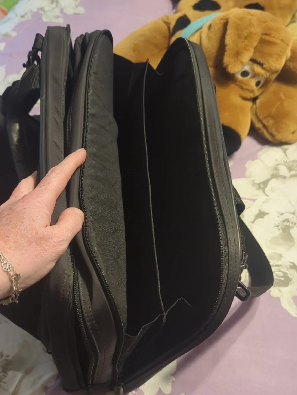 Targus Black and Gray Laptop Messenger Bag with Adjustable Strap